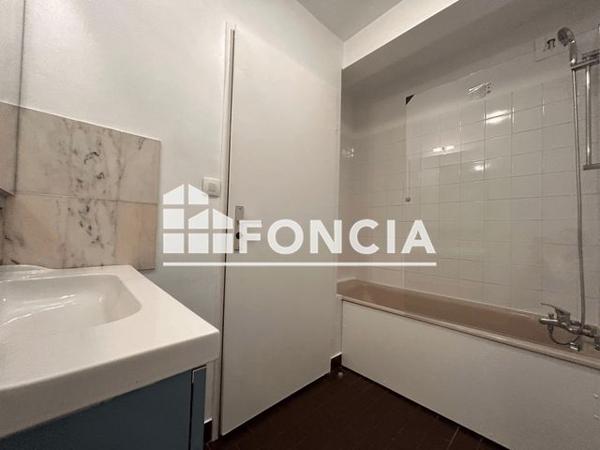 Location Appartement 2 pièces 57.92 m² - 39 RUE RENAUDOT Poitiers 86000