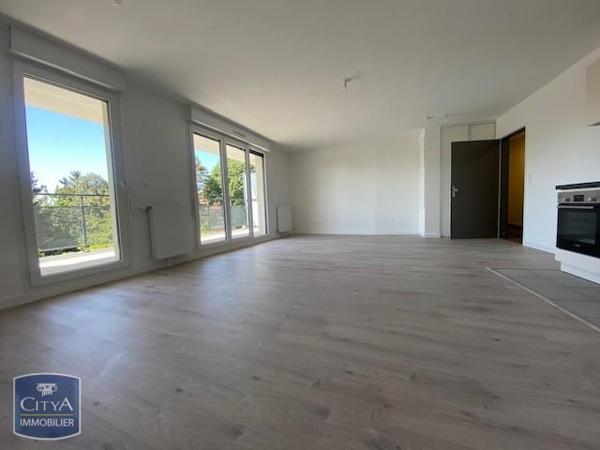 Appartement à louer 2 pièces 57.76m² Chennevières-sur-Marne (94430)