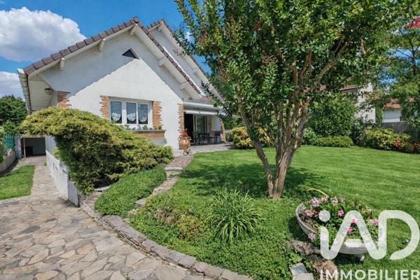 Maison à vendre 7 pièces 206 m² Sainte-Geneviève-des-Bois