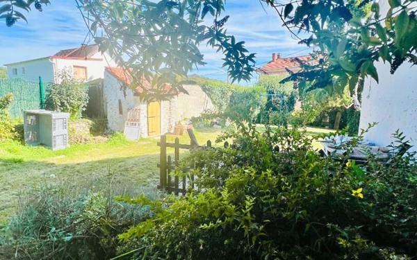 Maison à vendre    5 pièces •  Montreuil-aux-Lions