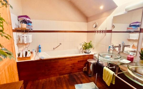 Maison à vendre    5 pièces •  Montreuil-aux-Lions