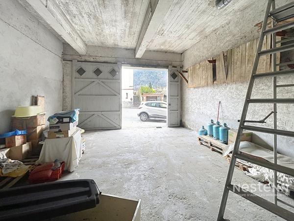 Appartement T4 avec de beaux volumes, terrasse et  grand garage à Arles sur Tech