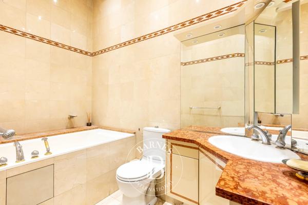 Paris 17ème, Appartement 4 Chambres -  260 m² à vendre