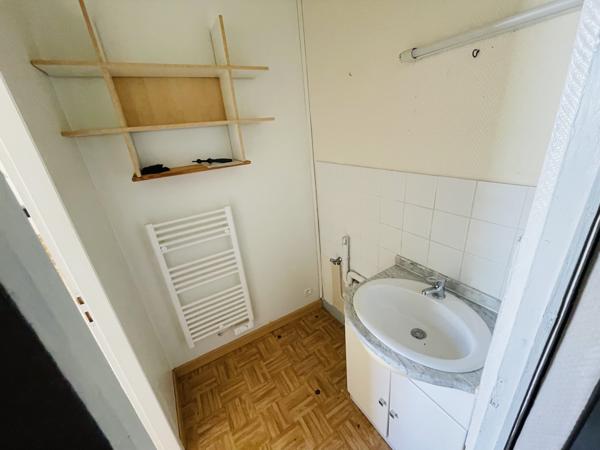 Appartement
         2 pièces
        - 36 m² Exclusivité 62 000 € *