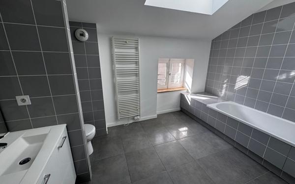 Appartement à vendre    5 pièces • 140,45 m2 Romans-sur-Isère