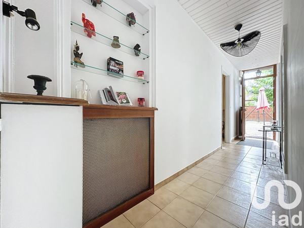 Maison traditionnelle 8 pièces de 170 m² à Le Perray-en-Yvelines (78610)