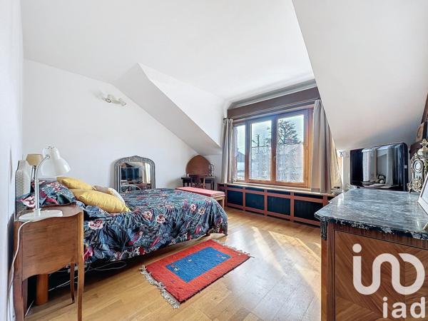 Maison traditionnelle 8 pièces de 170 m² à Le Perray-en-Yvelines (78610)