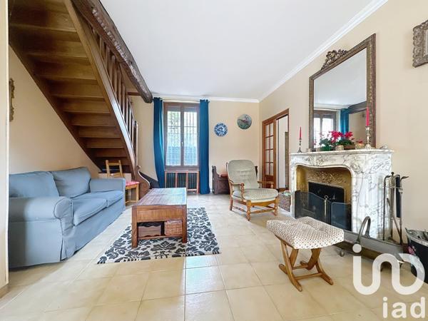 Maison traditionnelle 8 pièces de 170 m² à Le Perray-en-Yvelines (78610)