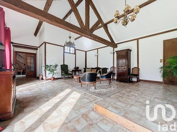 Maison traditionnelle 8 pièces de 170 m² à Le Perray-en-Yvelines (78610)