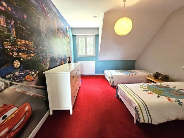 Maison familiale, 5 chambres, double garage