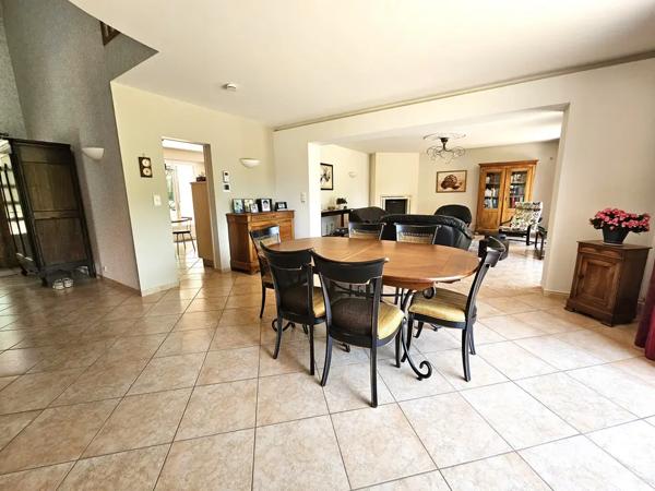 Maison familiale, 5 chambres, double garage