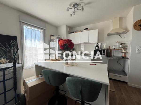 Location Appartement 3 pièces 62.9 m² - 69 RUE DE LA CHAMBRERIE Tours 37100