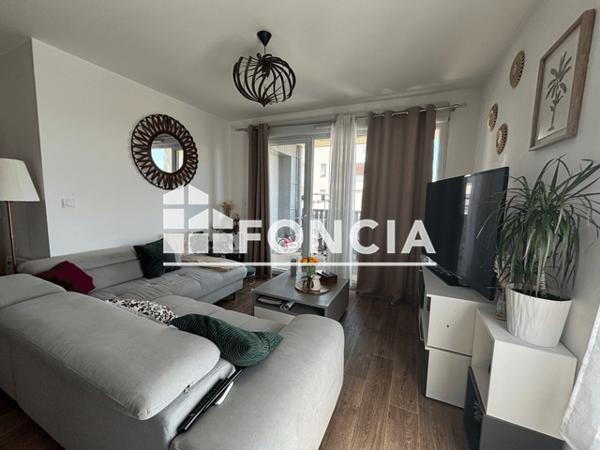Location Appartement 3 pièces 62.9 m² - 69 RUE DE LA CHAMBRERIE Tours 37100
