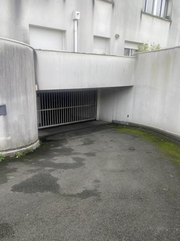 Place de parking souterrain