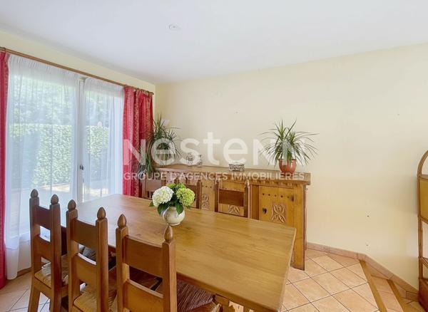 Maison au Village de Montigny Le Bretonneux 7 pièces 126,30 m2 terrain 321 m².
