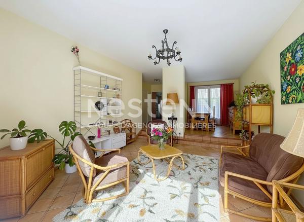 Maison au Village de Montigny Le Bretonneux 7 pièces 126,30 m2 terrain 321 m².