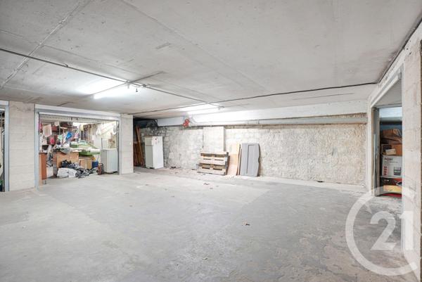 Parking à vendre  120 m2 PARIS - 75019