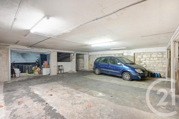 Parking à vendre  120 m2 PARIS - 75019