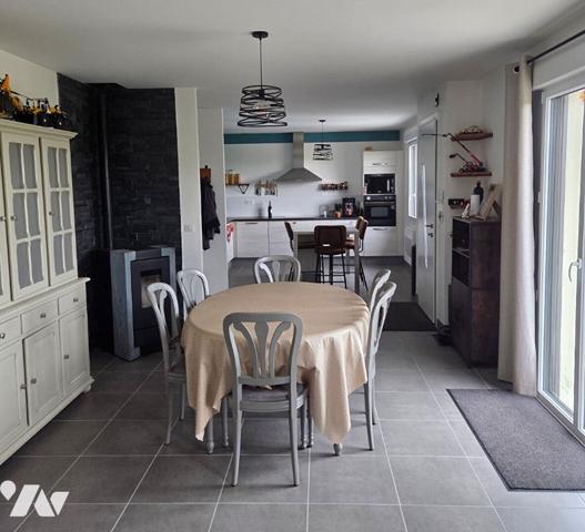 Maison  4 chambres avec sous sol complet et grand jardin