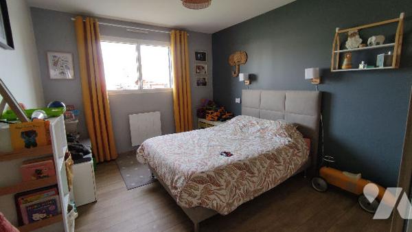 Maison  4 chambres avec sous sol complet et grand jardin