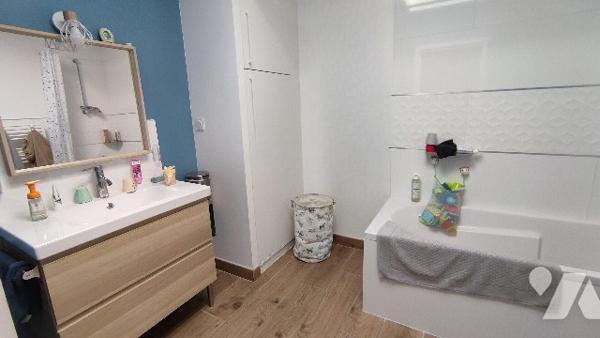 Maison  4 chambres avec sous sol complet et grand jardin