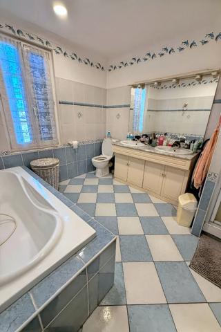 GALLICIAN BIEN DE CHARME RENOVE AVEC AUTHENTICITE ET ELEGANCE