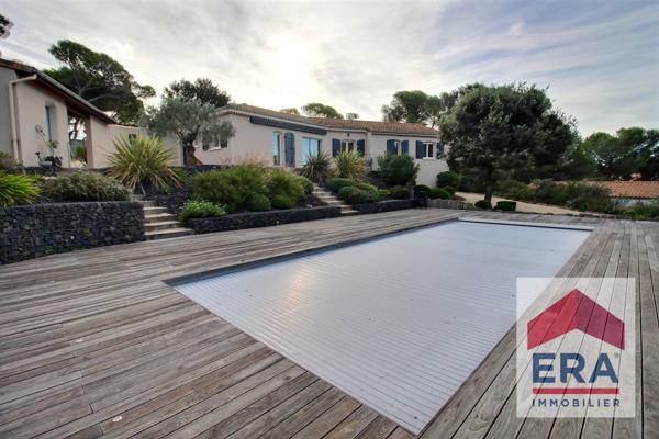 Maison Uchaux 4 pièces 126 m2 - 2500m² de terrain