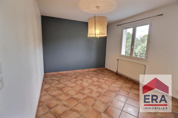 Maison Uchaux 4 pièces 126 m2 - 2500m² de terrain