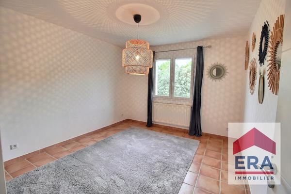 Maison Uchaux 4 pièces 126 m2 - 2500m² de terrain