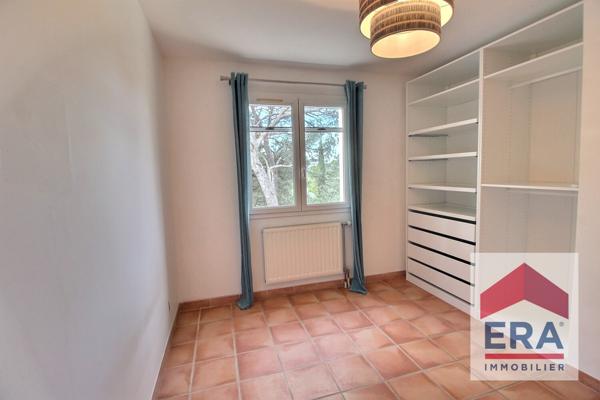 Maison Uchaux 4 pièces 126 m2 - 2500m² de terrain