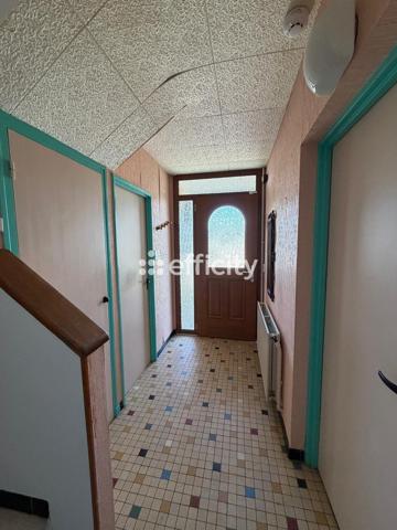 Maison
         5 pièces
        - 85 m² Exclusivité 239 950 € *