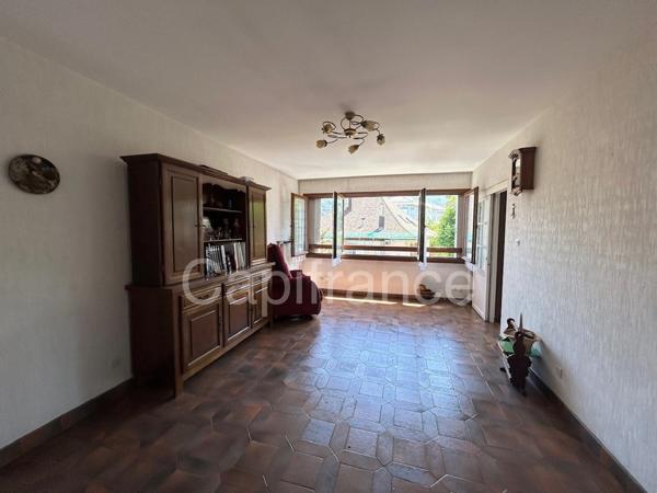 Appartement T4 de 90 m², 2ᵉ étage avec balcon, cave, garage en sus, Annecy centre (74)