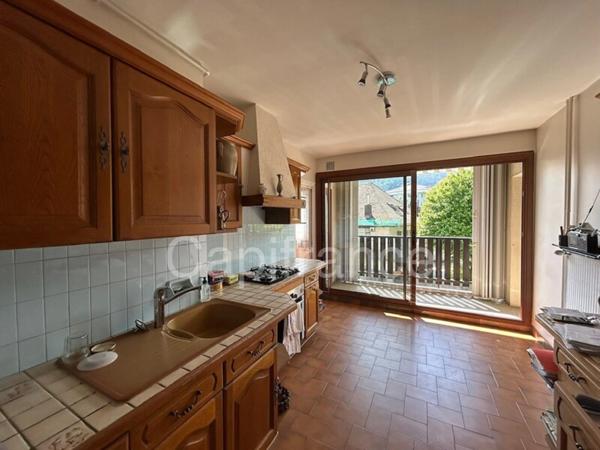 Appartement T4 de 90 m², 2ᵉ étage avec balcon, cave, garage en sus, Annecy centre (74)
