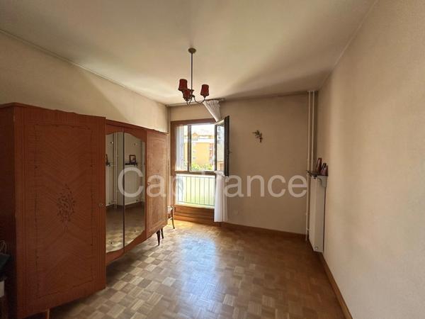Appartement T4 de 90 m², 2ᵉ étage avec balcon, cave, garage en sus, Annecy centre (74)