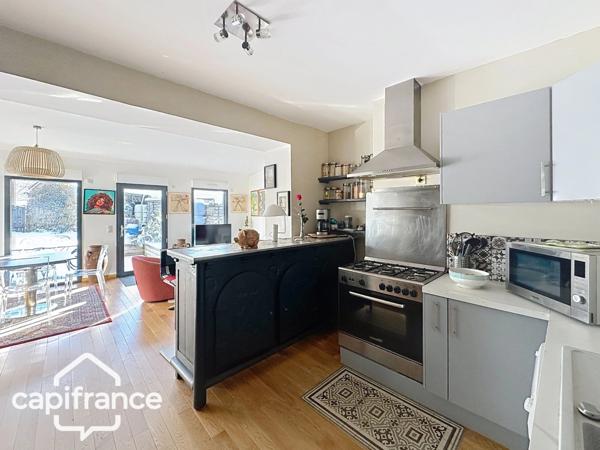 THOUARS (79) – Rare, Maison d’artiste, esprit urbain, cœur de ville.