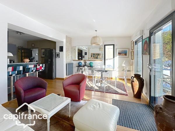 THOUARS (79) – Rare, Maison d’artiste, esprit urbain, cœur de ville.