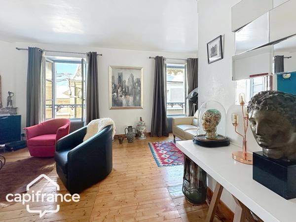 THOUARS (79) – Rare, Maison d’artiste, esprit urbain, cœur de ville.