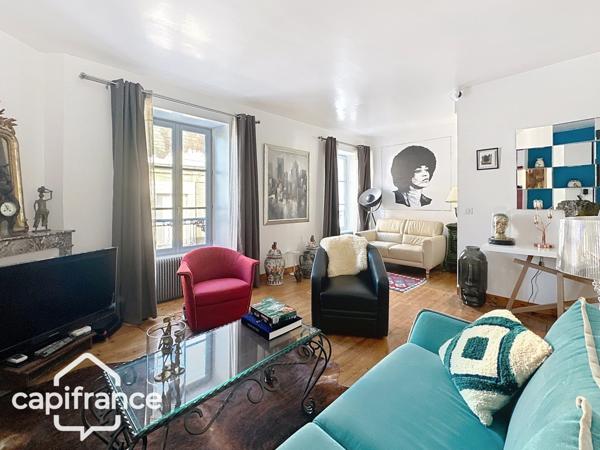 THOUARS (79) – Rare, Maison d’artiste, esprit urbain, cœur de ville.