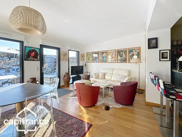 THOUARS (79) – Rare, Maison d’artiste, esprit urbain, cœur de ville.