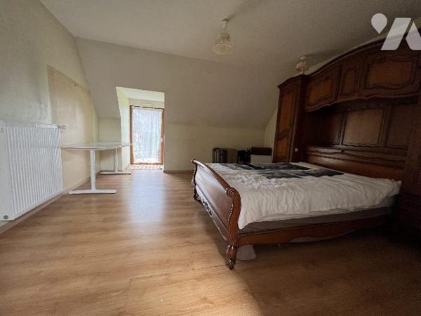 MAISON INDIVIDUELLE A VENDRE AVEC HANGAR