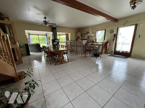 MAISON INDIVIDUELLE A VENDRE AVEC HANGAR