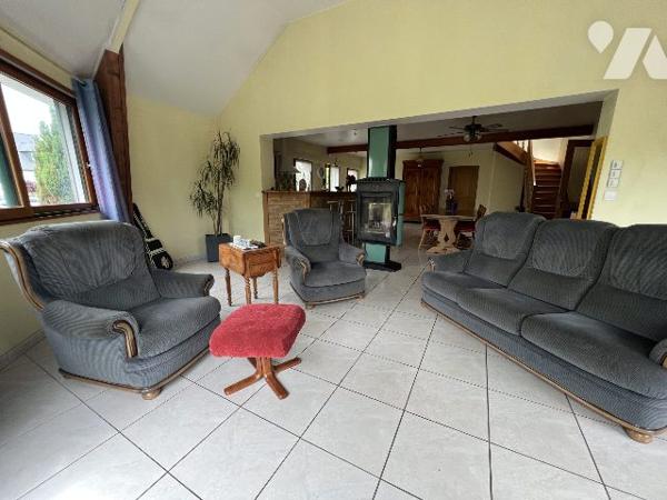 MAISON INDIVIDUELLE A VENDRE AVEC HANGAR
