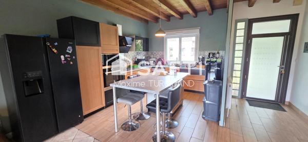 Pavillon sur sous-sol 187m², 5 chambres, 2500m² de terrain.