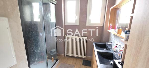 Pavillon sur sous-sol 187m², 5 chambres, 2500m² de terrain.