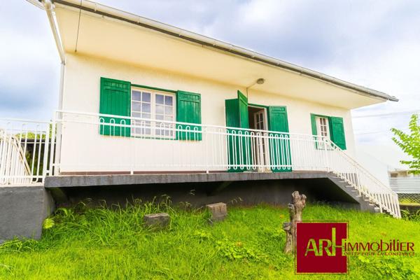 centre ville du TAMPON - villa à renover sur un grand terrain plat + T2  de 53 m2