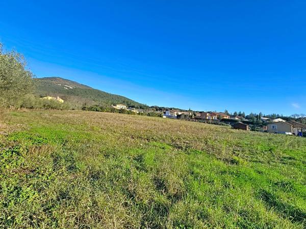 Rare sur le secteur : terrain à fort potentiel avec possibilité de division en plusieurs lots