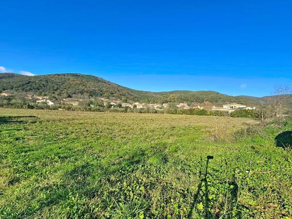 Rare sur le secteur : terrain à fort potentiel avec possibilité de division en plusieurs lots