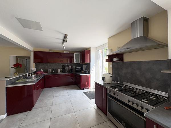 Maison de village avec piscine - Proche DOURDAN (91410) - 10 pièce(s) 240 m2