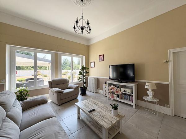 Maison de village avec piscine - Proche DOURDAN (91410) - 10 pièce(s) 240 m2