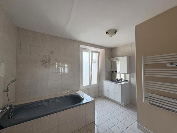 Maison de village avec piscine - Proche DOURDAN (91410) - 10 pièce(s) 240 m2